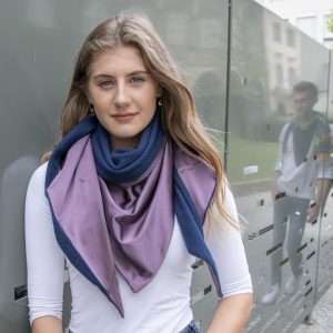 the 17:35: Schal Kaschmir & Seide in Pflaume 2